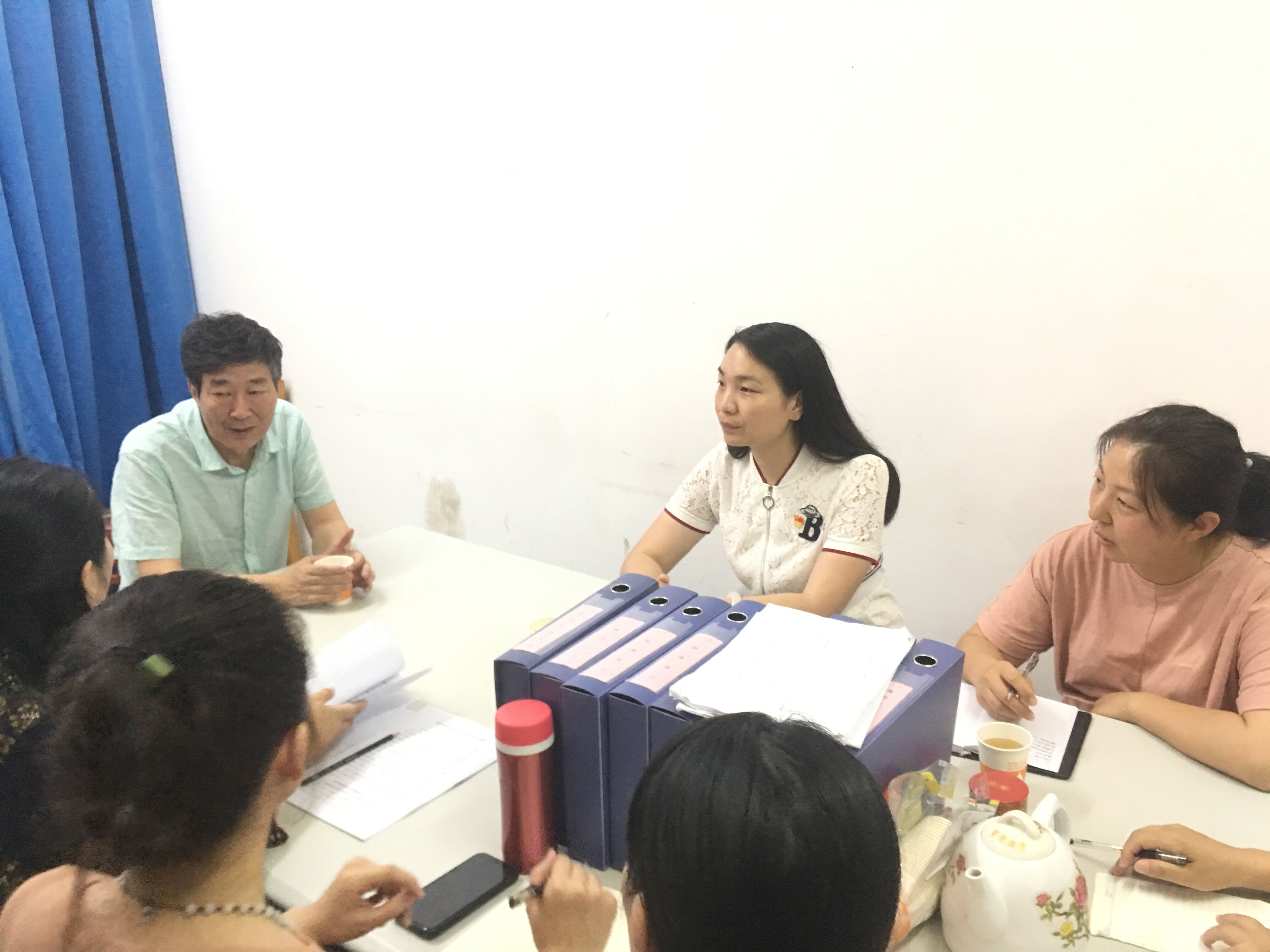 6月18日,党办主任张文婷一行人莅临我院指导党建工作.